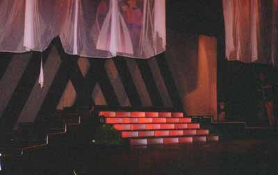 28food.jpg (28891 bytes)