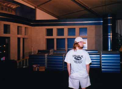 27food.jpg (47666 bytes)